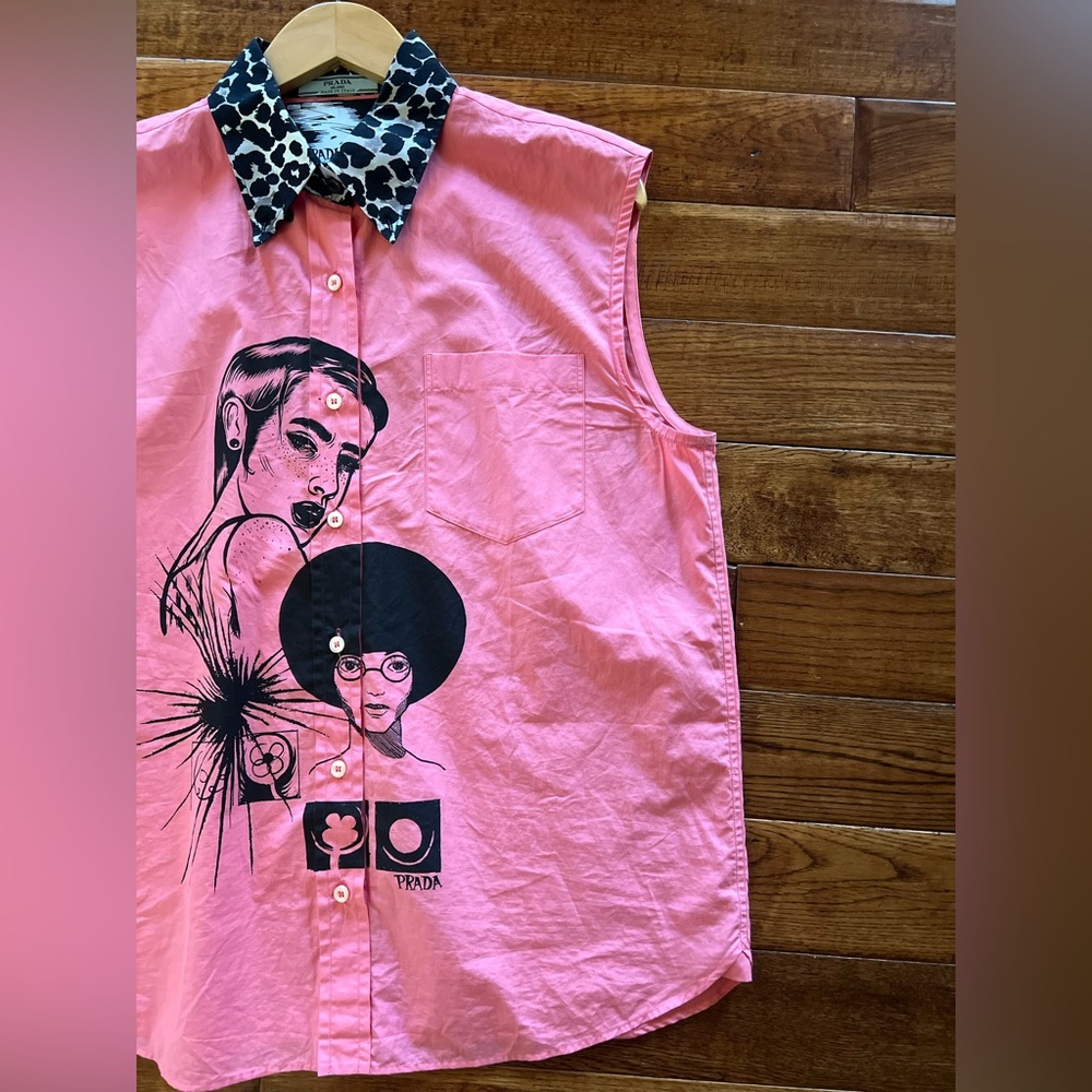 Prada Top Sleeveless Button Down Shirt with Comics Print Pink Black Size 8 (44) - Picture 13 of 16